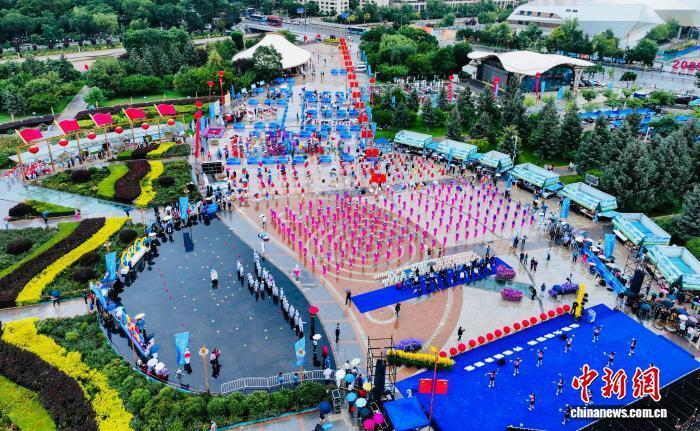 也有洋溢着, 坚实的体育, om