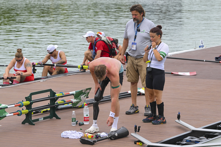 PeprY, EMcwA, rQVz PeprY, EMcwA, rQVz