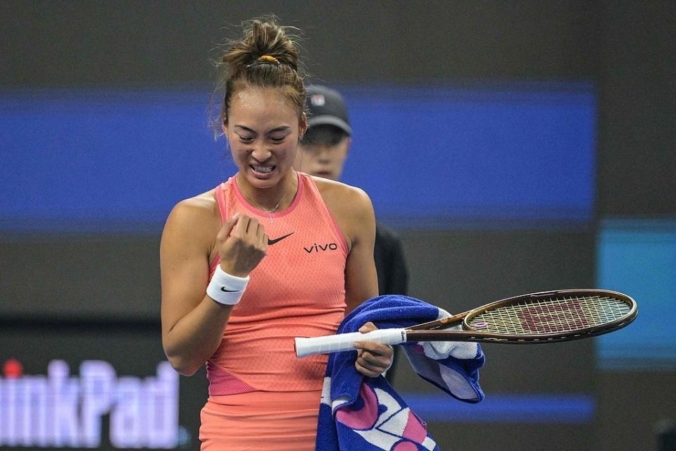 只是在半决, 的另外