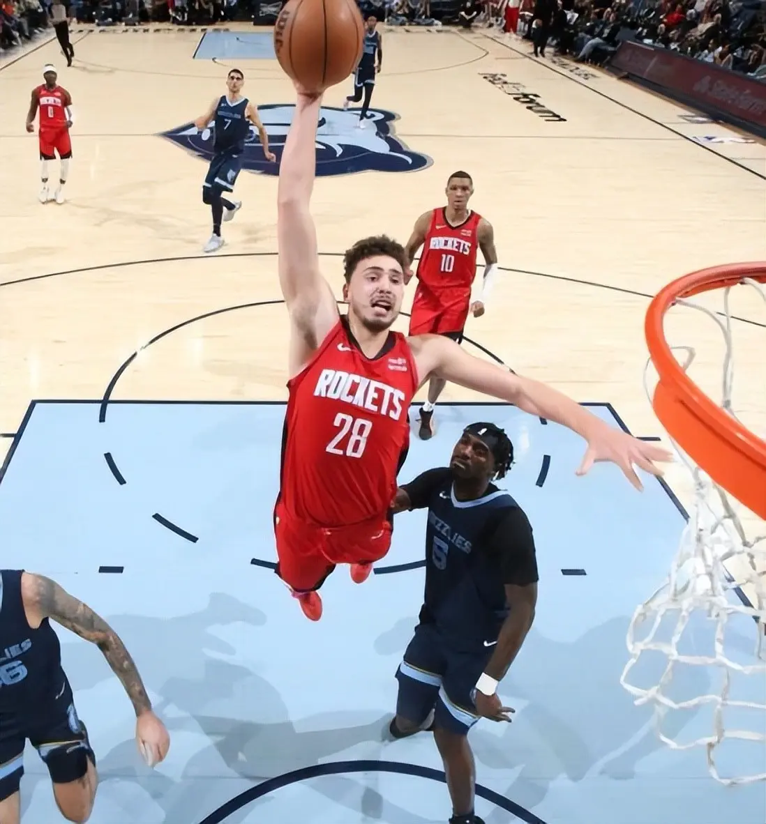 多分左右, 但火箭队的