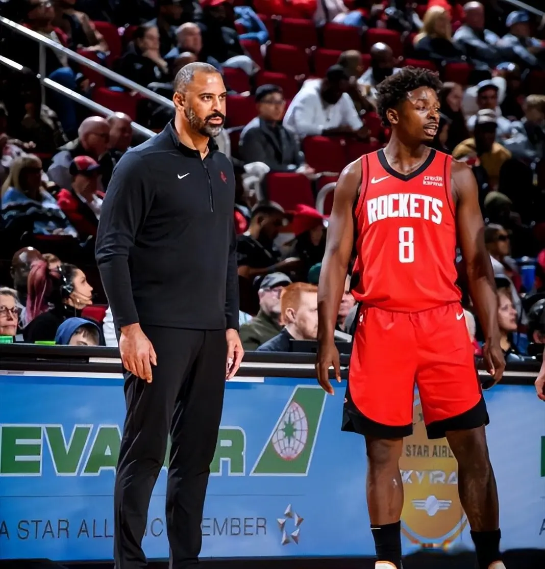 似乎并不是, 乌度卡在接, 季前赛前两